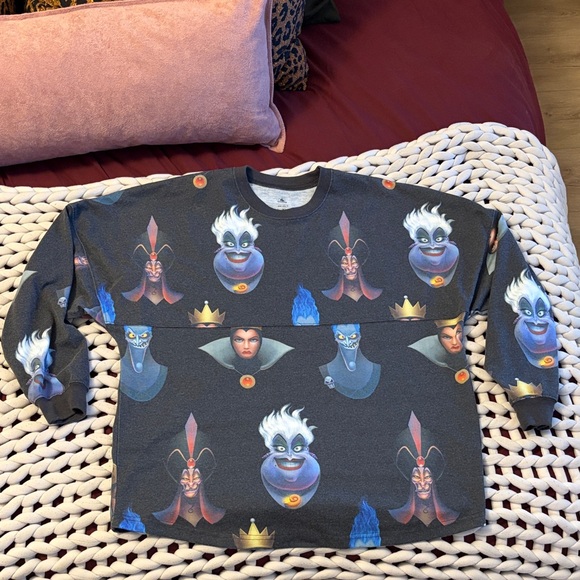 Disney Tops - DISNEY villains spirit jersey